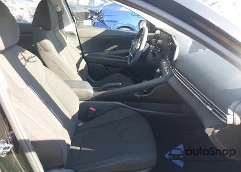 2024 Hyundai Elantra Sel z USA, uszkodzony, nr VIN KMHLM4DG5RU813979